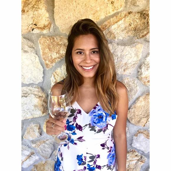 Meet your Posher, Valeria - Picture 1 of 1